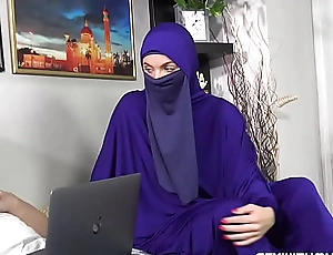 Niqab infant likes it beefy