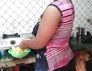 Devar Ne Bhabhi Ko Kitchen Me Choda Khana Banate Dye a flag With Hindi Audio