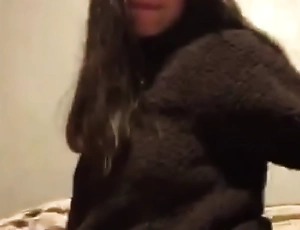 Latin chick periscope legal age teenager (help me overtake her name)