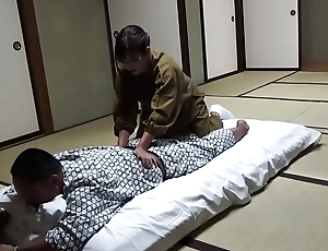 Seducing a government worker who came to brick a futon at a hot spring inn and had sex with her the whole operation was secretly caught on camera in the room