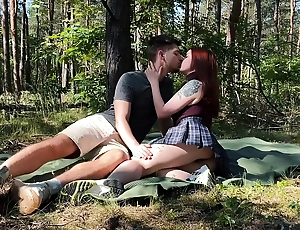 Bring in coupler sex on a picnic in the park kleomodel