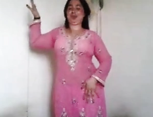 Pakistani shumaila dance in karachi metropolis